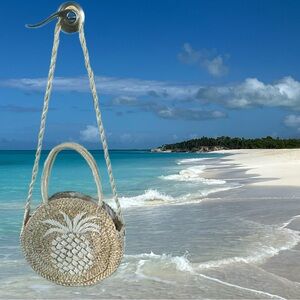 Spartina 449 Daufuskie Island River House round straw pineapple tote bag.